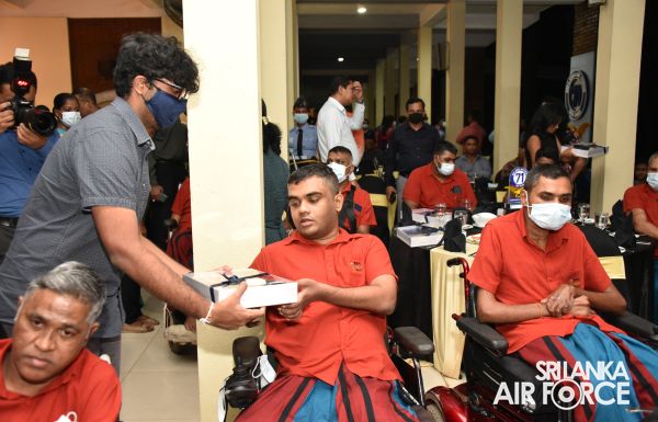 WAR VETERAN INMATES HONOURED BY COMMANDER OF THE AIR FORCE AT ‘MIHINDU SETH MEDURA’, ATTIDIYA